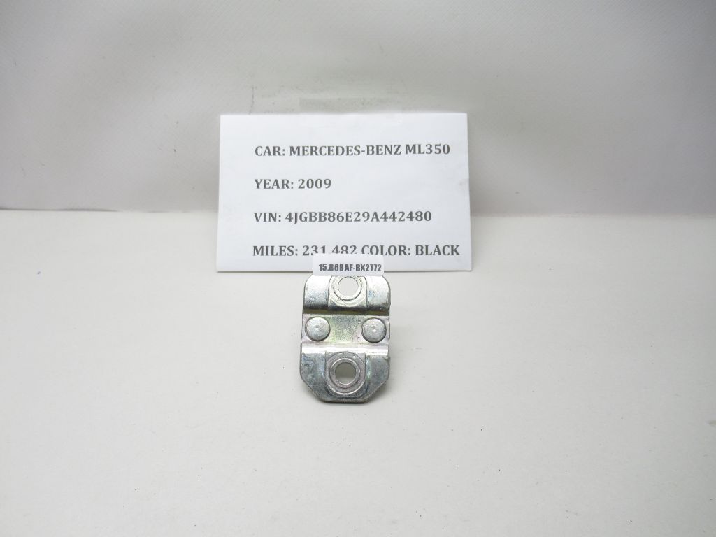 2006 - 2011 Mercedes ML350 Door Latch Lock Striker 1647200004 OEM