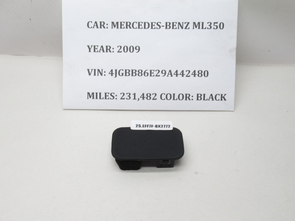 2006-2011 Mercedes ML350 Tailgate Lower Trim Plug A1647470287 OEM