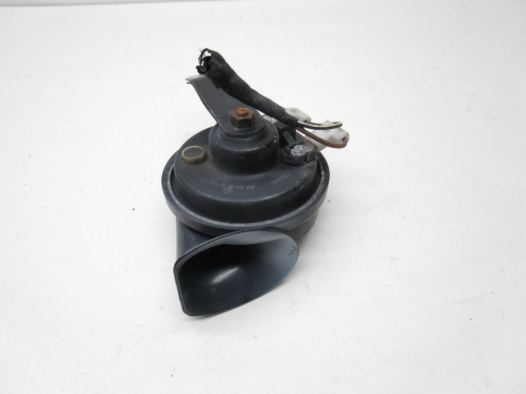 2004-2005 Audi A4 Horn Signal E1000209 OEM