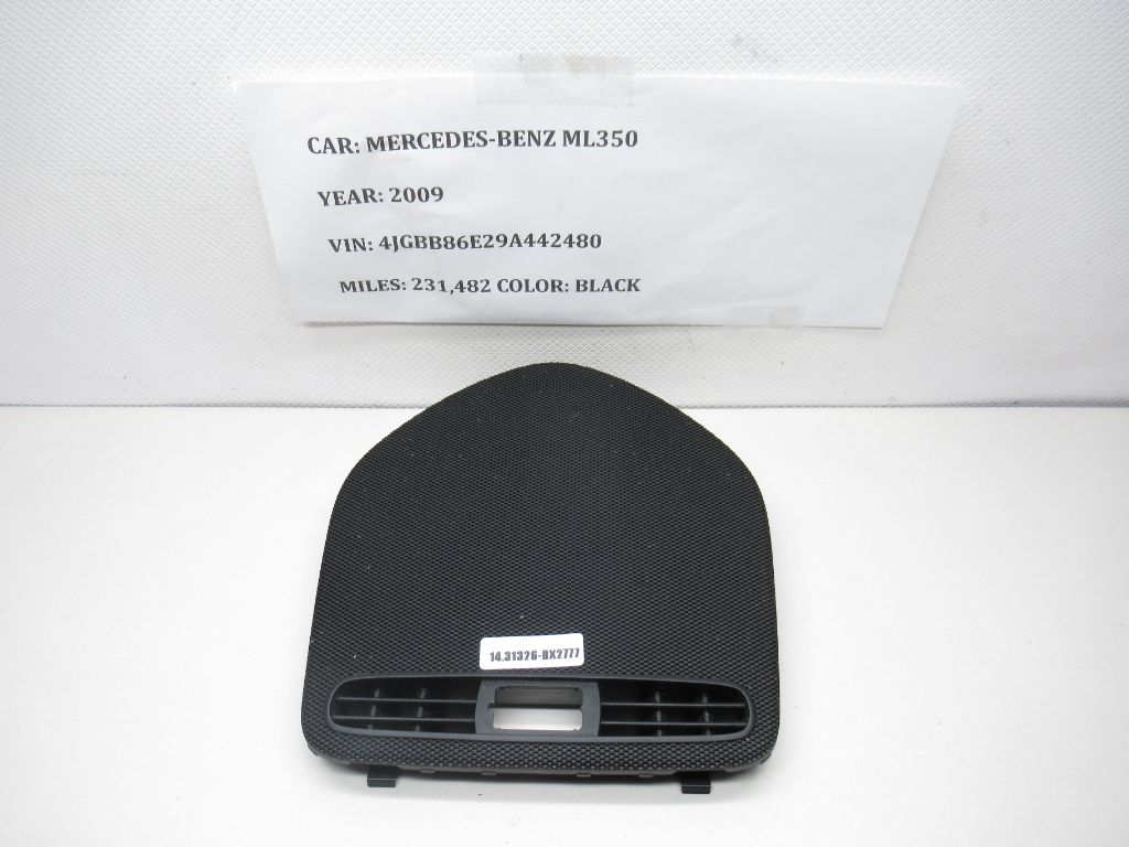 2006 - 2012 Mercedes-Benz ML350 Dashboard Speaker Cover Trim A1646801718 OEM