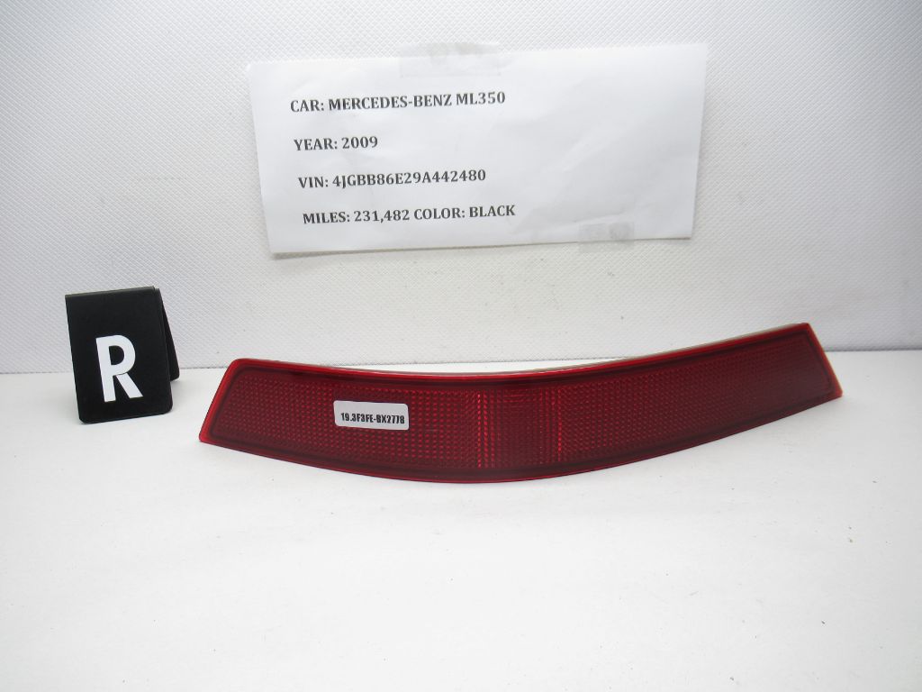 06-11 Mercedes-Benz ML350 Right Side Bumper Reflector 1648201574 OEM