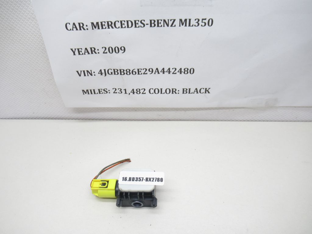 2006 - 2011 Mercedes-Benz ML350 Impact Sensor 0038202826 OEM