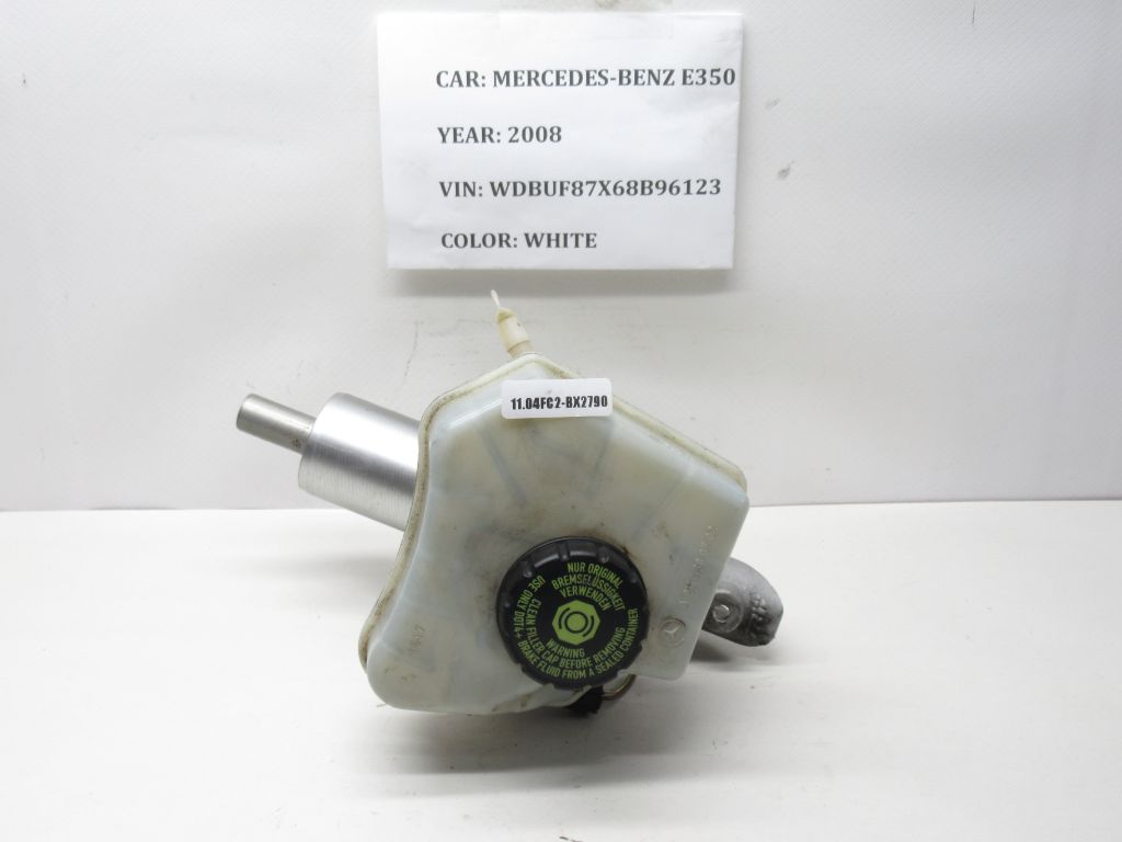 06-09 Mercedes E350 Brake Master Cylinder With Reservoir A2114300702 OEM