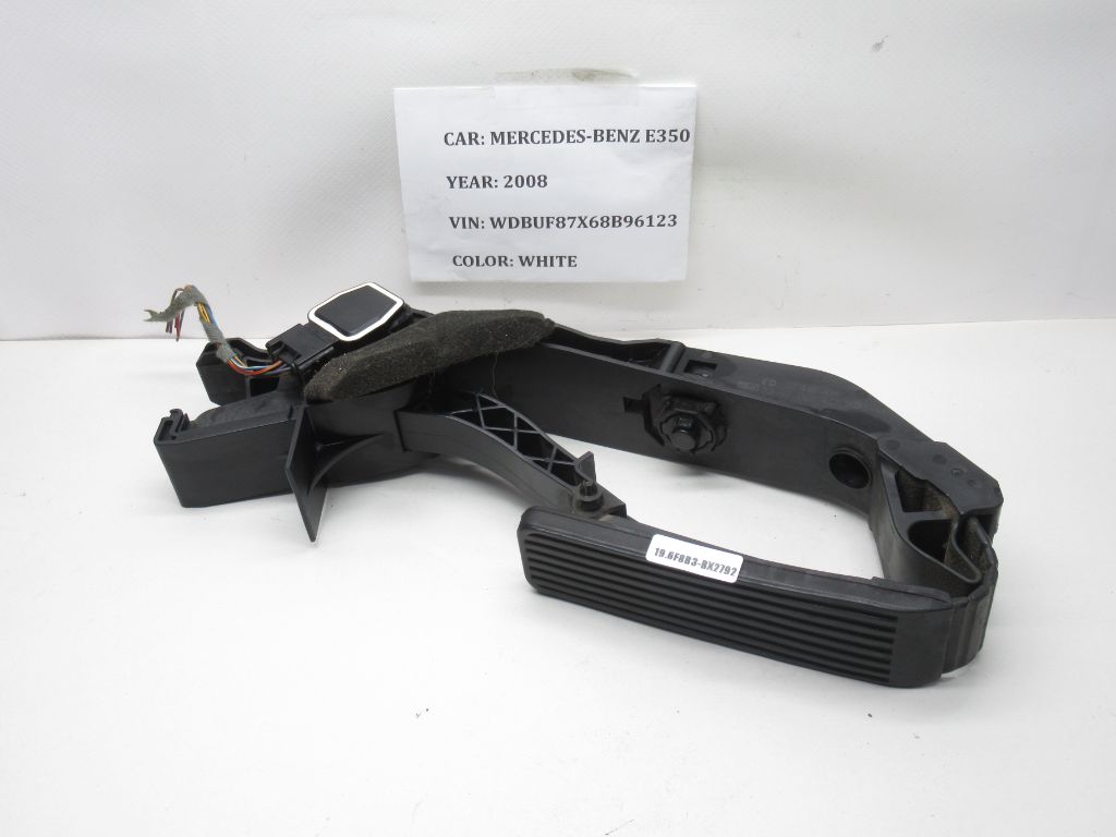 03-09 Mercedes-Benz E350 Gas Pedal Accelerator A2113000904 OEM