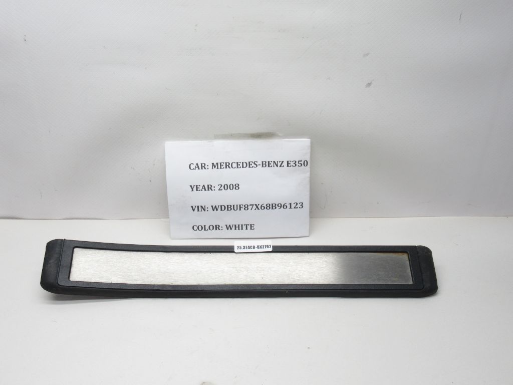 06-09 Mercedes-Benz E350 Side Door Sill Entry Rear Right Trim A2116805835 OEM