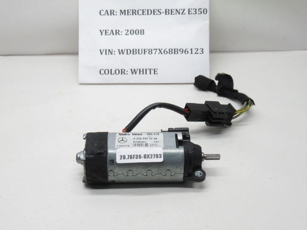 2006-2009 Mercedes-Benz E350 Steering Column Adjustment Motor A2205400288 OEM