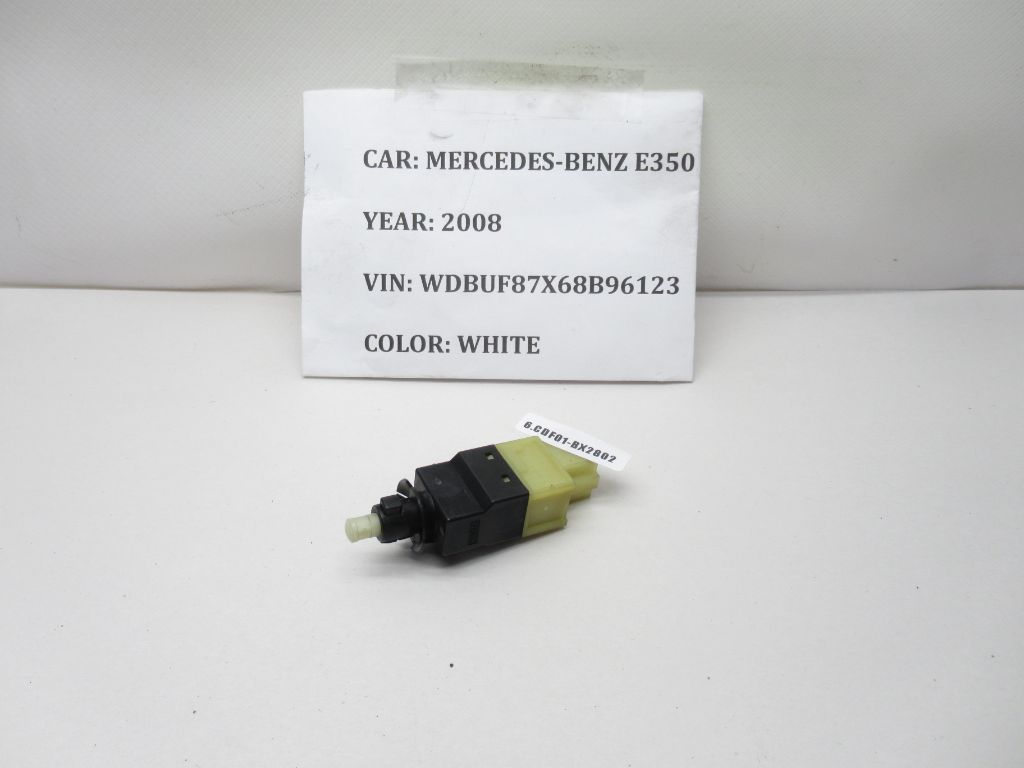 06 - 09  Mercedes Benz E350 Brake Pedal Light Lamp Switch A0015454409 OEM