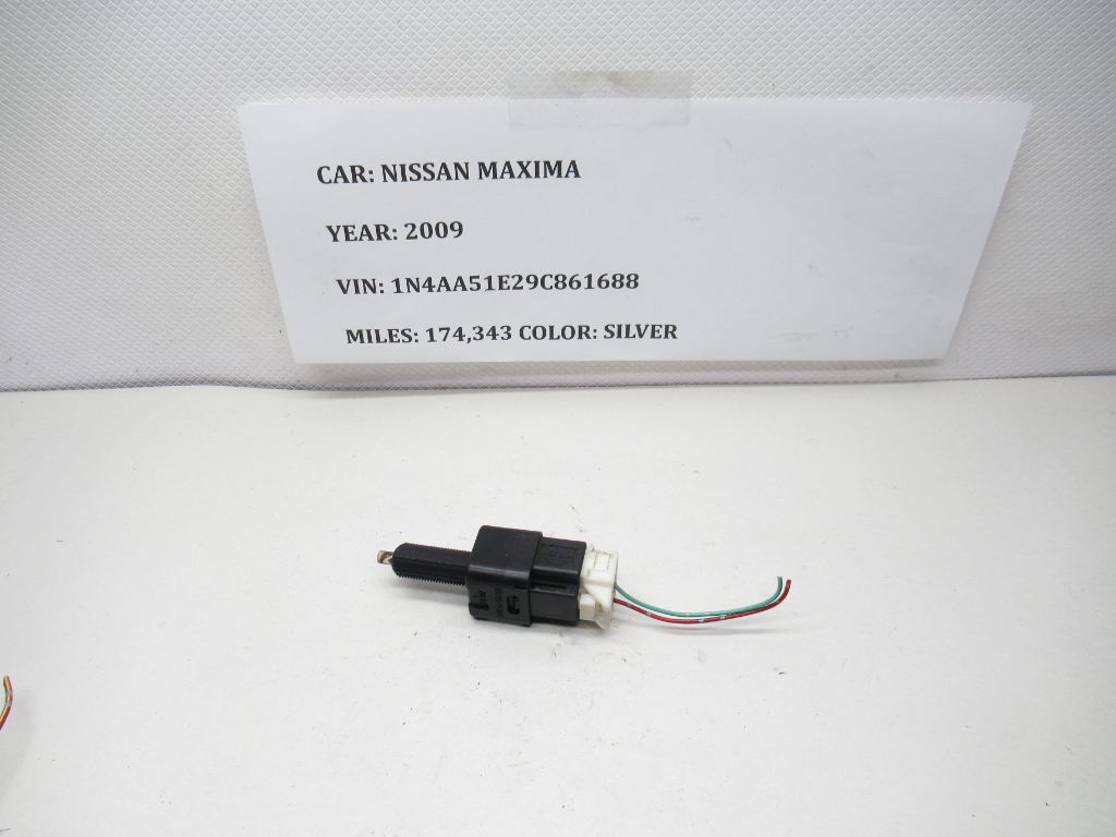 2009-2014 Nissan Maxima Brake Pedal Stop Light Control Switch 25320AX000 OEM