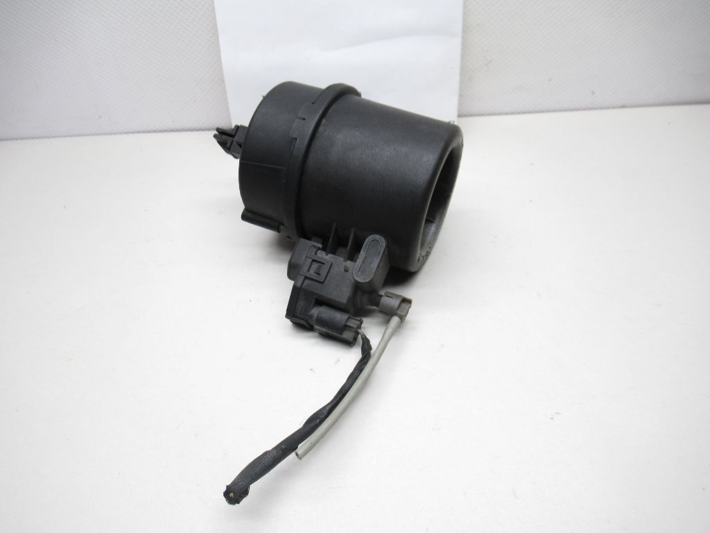 2003-2006 Mercedes E320 E350 Grill Intake Air Flow Closer (Damaged) 3250021 OEM