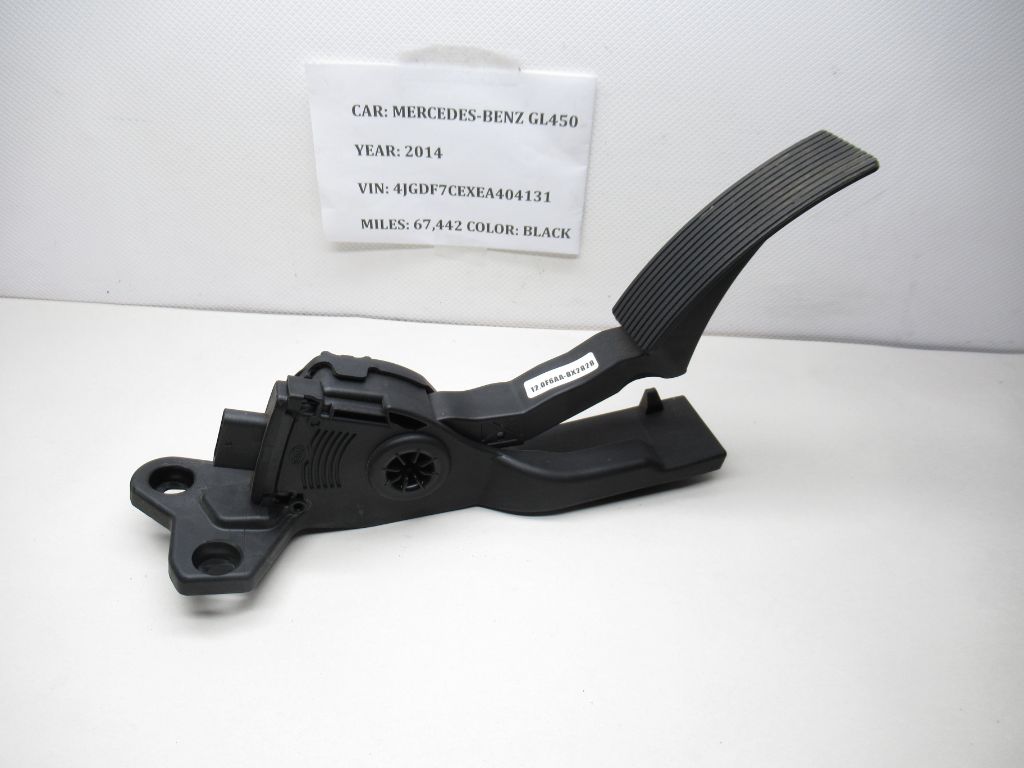 2012-2016 Mercedes GL450 Gas Throttle Pedal Accelerator A166 300 00 04 OEM