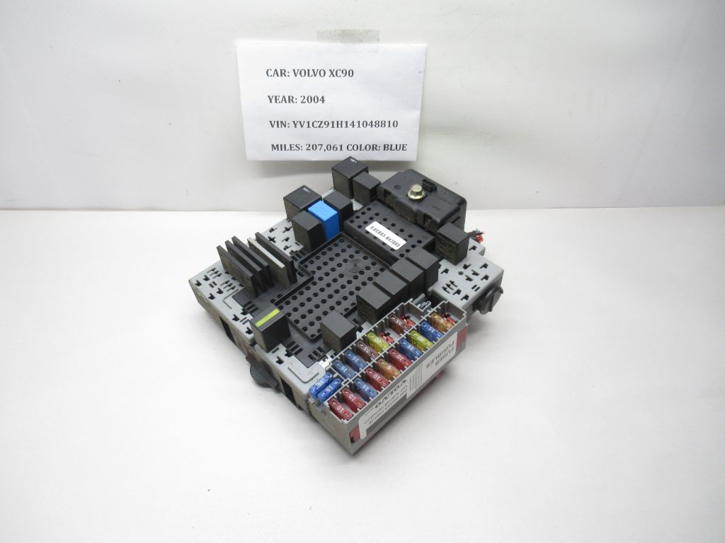 2003-2007 Volvo XC90 Fuse Box Relay Block 08696098 OEM