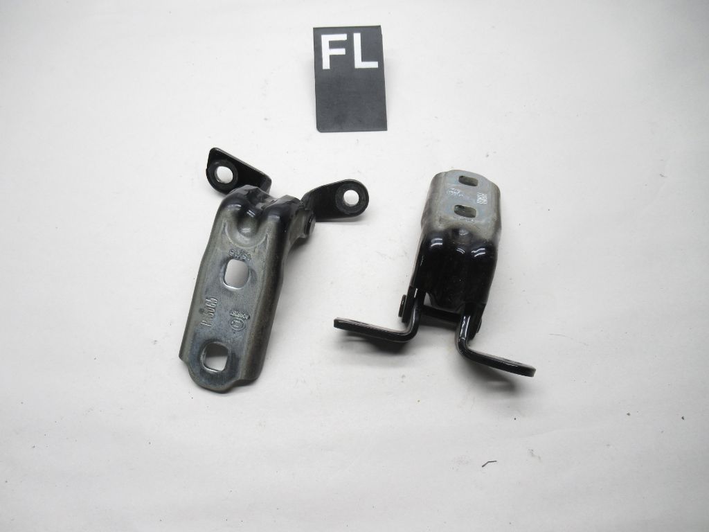 2014-2019 Cadillac CTS Left Front Door Upper and Lower Hinges 22853449 OEM