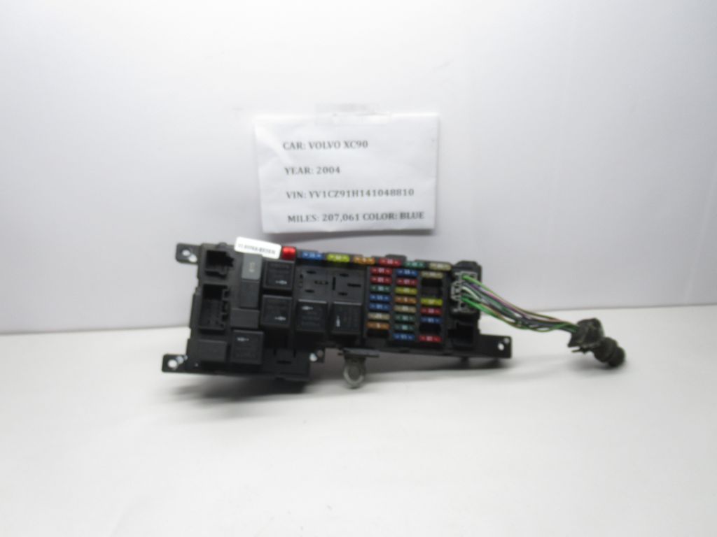 2003-2006 Volvo XC90 Fuse Box Engine 518827001 OEM