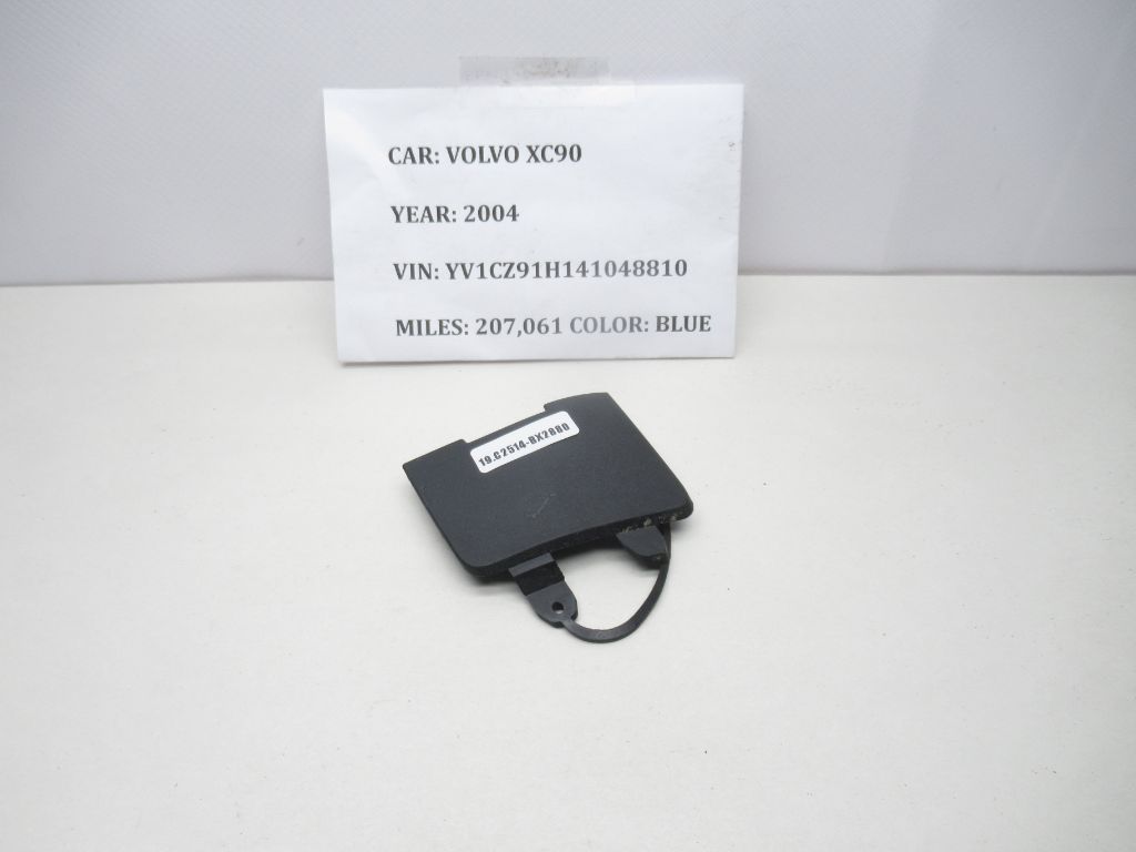 03-14 Volvo XC90 Rear Bumper Tow Hook Cover 08662638 OEM