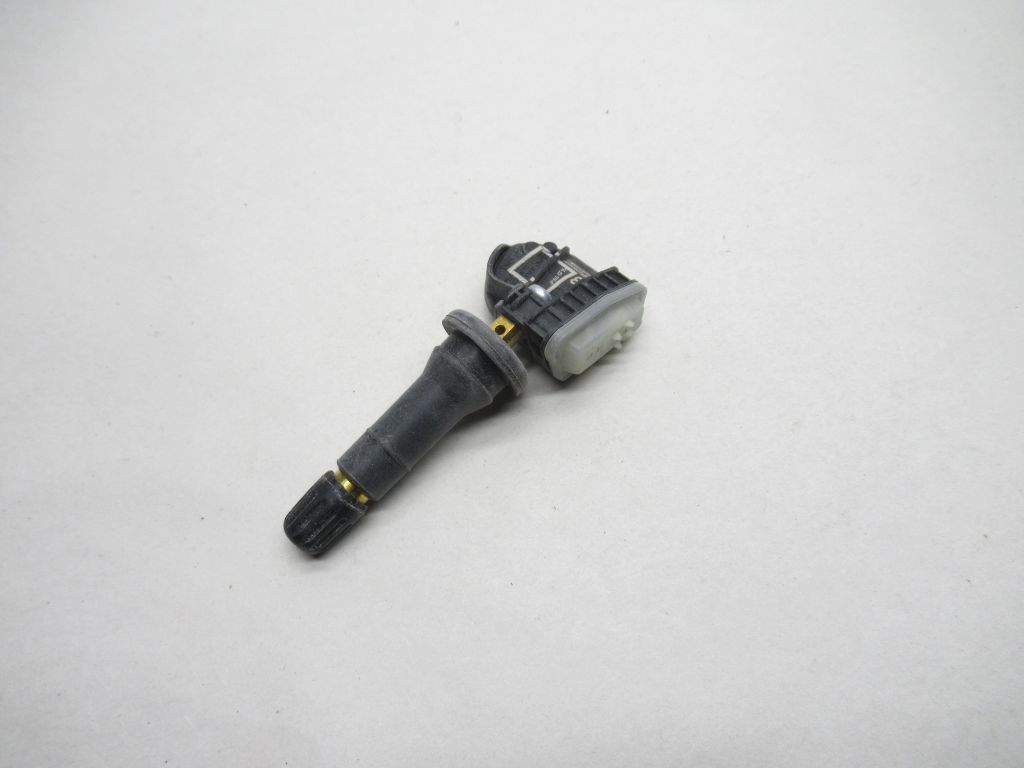 2007-20 Chevrolet GM Suzuki Tire Pressure Monitoring System Sensor 13598772 OEM