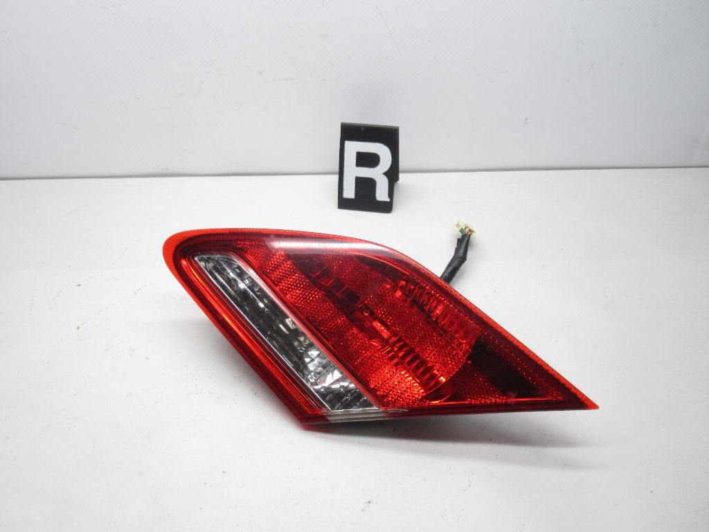 2005-2010 Toyota Avalon Right Side Inner Tail Brake Light 81550-AC090 OEM