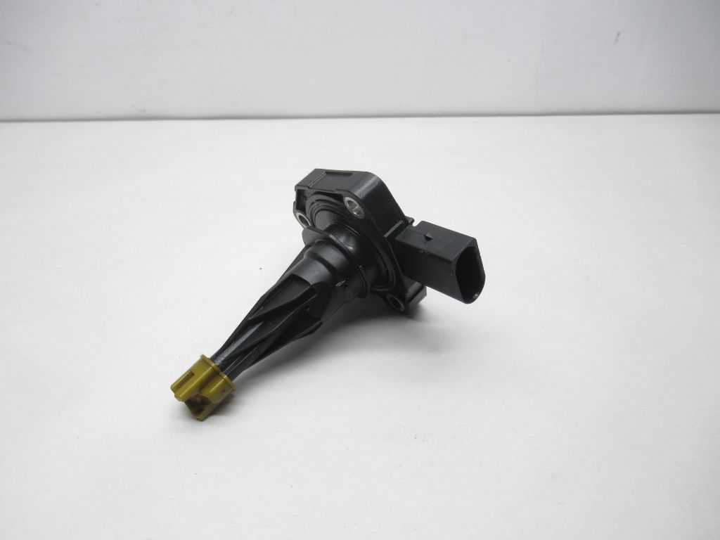 2012-2016 BMW 3 Series Engine OIL Level Sensor 8608779 OEM