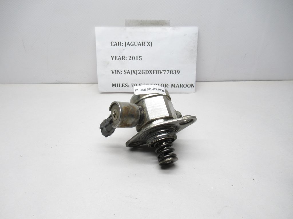 2013-2019 Jaguar XJ Engine Mounted High Pressure Fuel Pump DW93-9D376-AA OEM