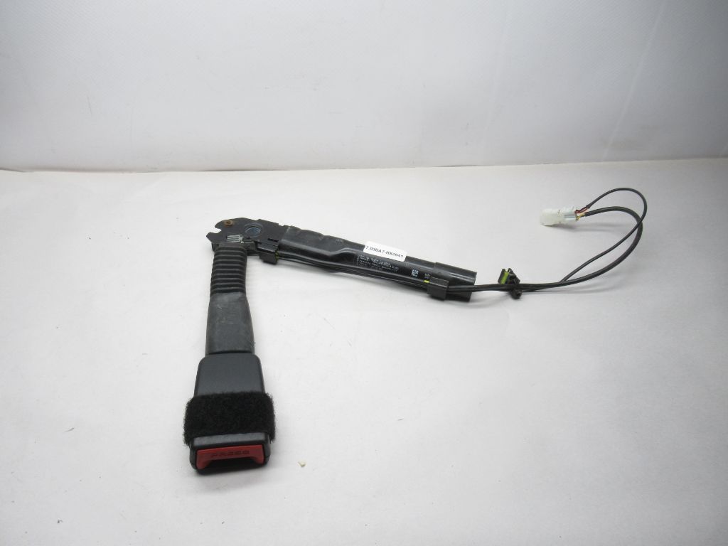 2013-2015 BMW 335i 328i Front Right Side Seat Belt Buckle 34110148E OEM