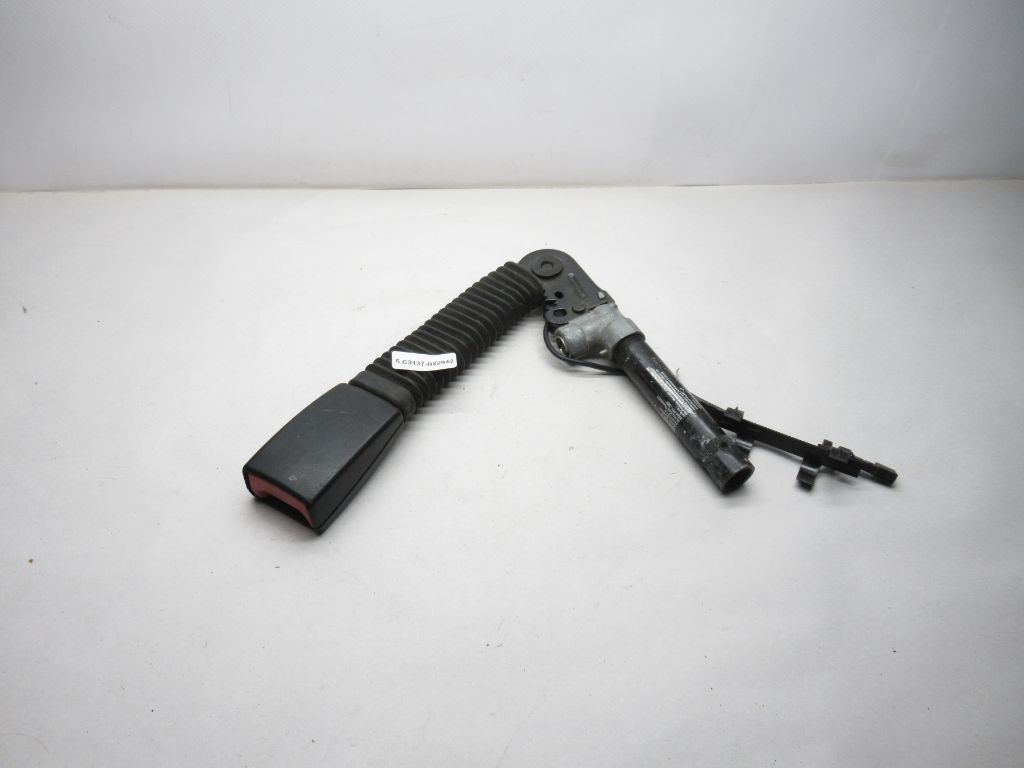 2010-2013 BMW 535i 550I Right Front Seat Belt Buckle 615796400 OEM