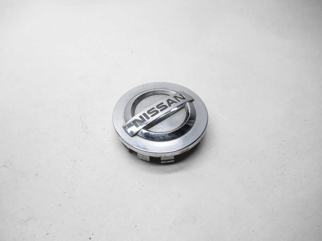 2015-2018 Nissan Murano Wheel Center Cap Hub Cap 40343-5Y700 OEM