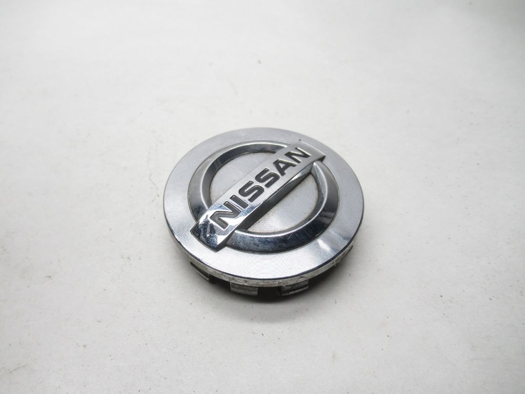 2015-2018 Nissan Murano Wheel Center Cap Hub Cap 40343-5Y700 OEM