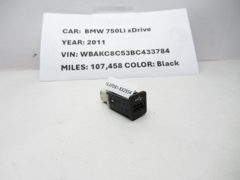 2011-2015 BMW 750Li xDrive USB Socket AUX Plug 916719601 OEM