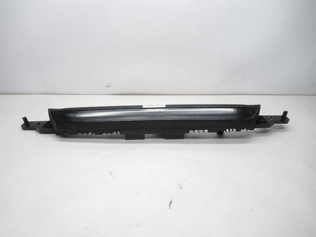 2021-2022 Cadillac Escalade GMC Yukon Center High Mount Stop Light 84229731 OEM