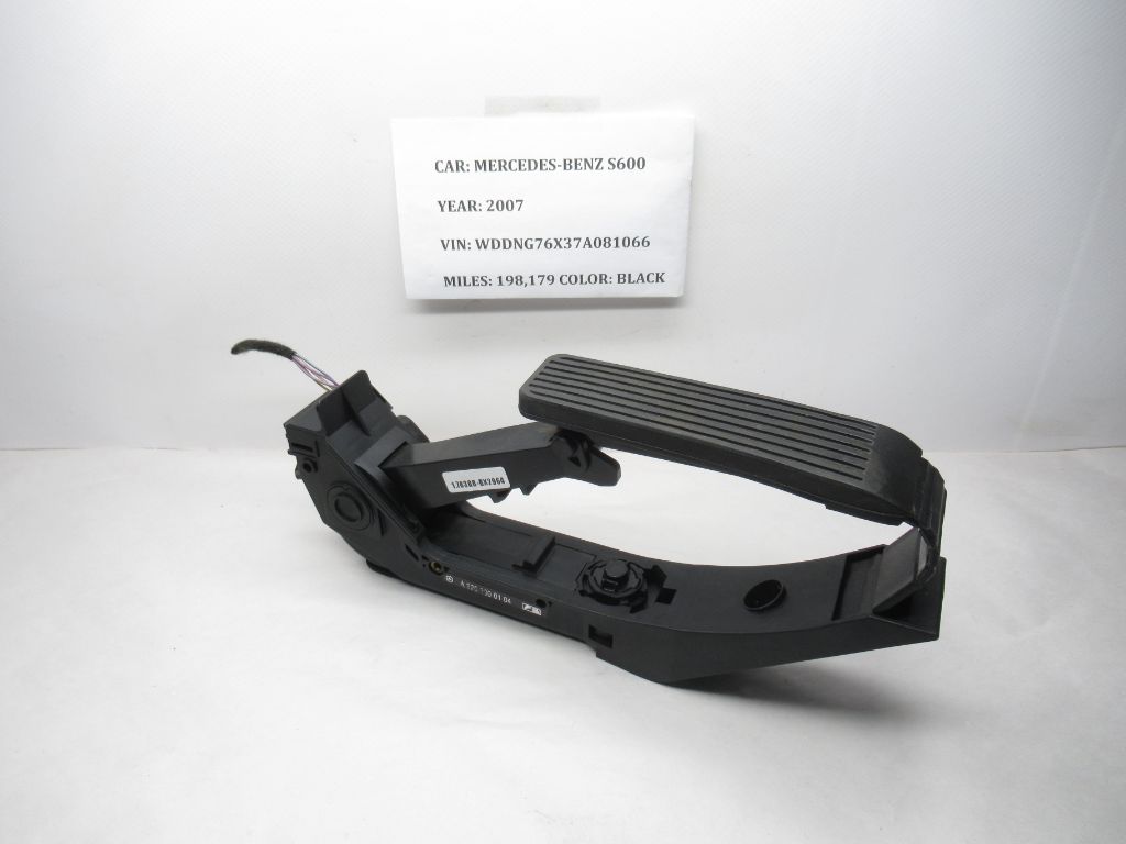 2007-2013 Mercedes S600 Gas Accelerator Pedal A2203000104 OEM