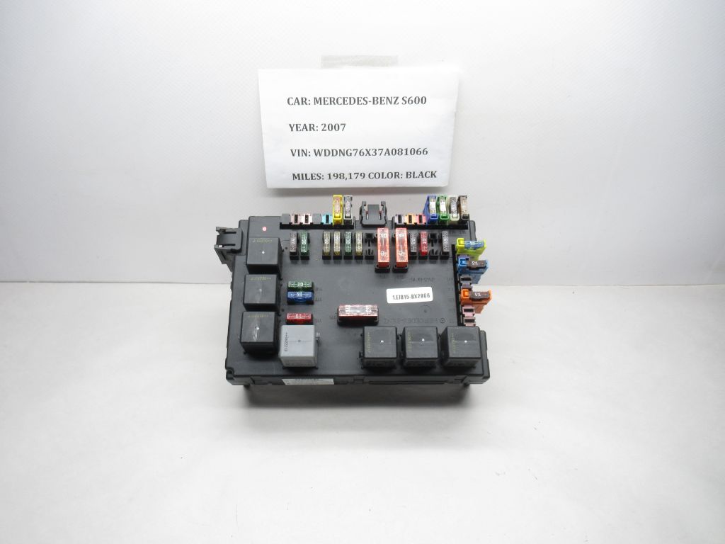 2007-2009 Mercedes-Benz S600 Fuse Relay Box A2215450801 OEM