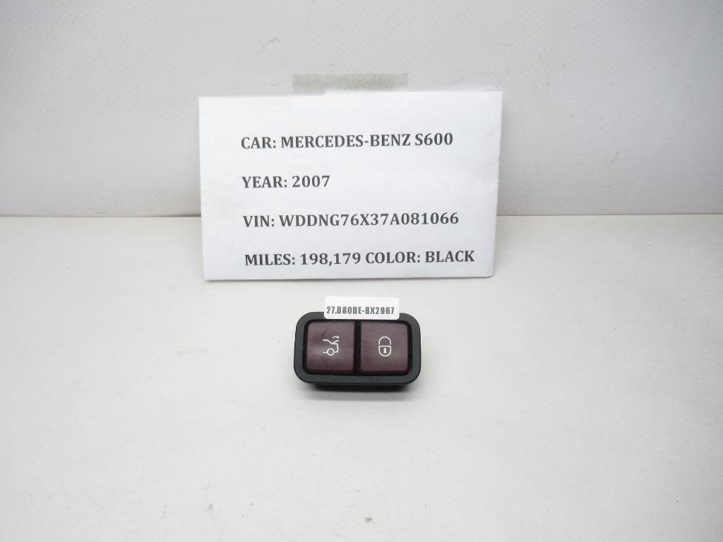 2007-2013 Mercedes S600 Trunk LID Release Switch Button 2208211479 OEM