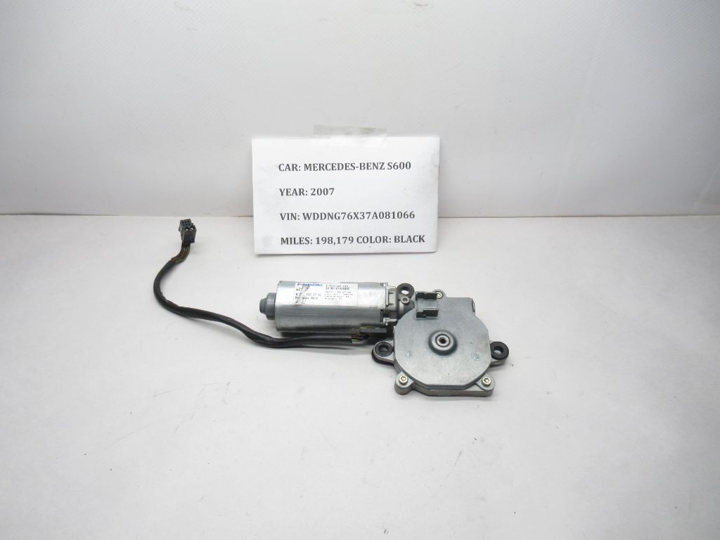 2007-2013 Mercedes Benz S-Class Sunroof Motor A2118202742 OEM