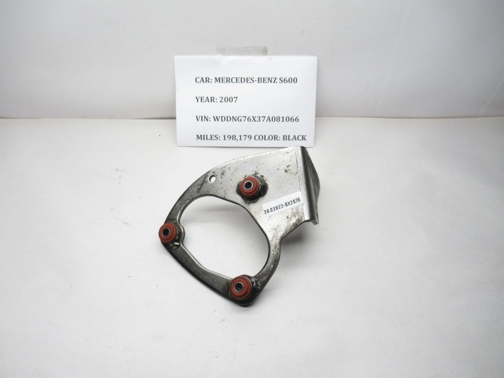 2007-2010 Mercedes S600 Emission Smog Pump Bracket A1372300040 OEM