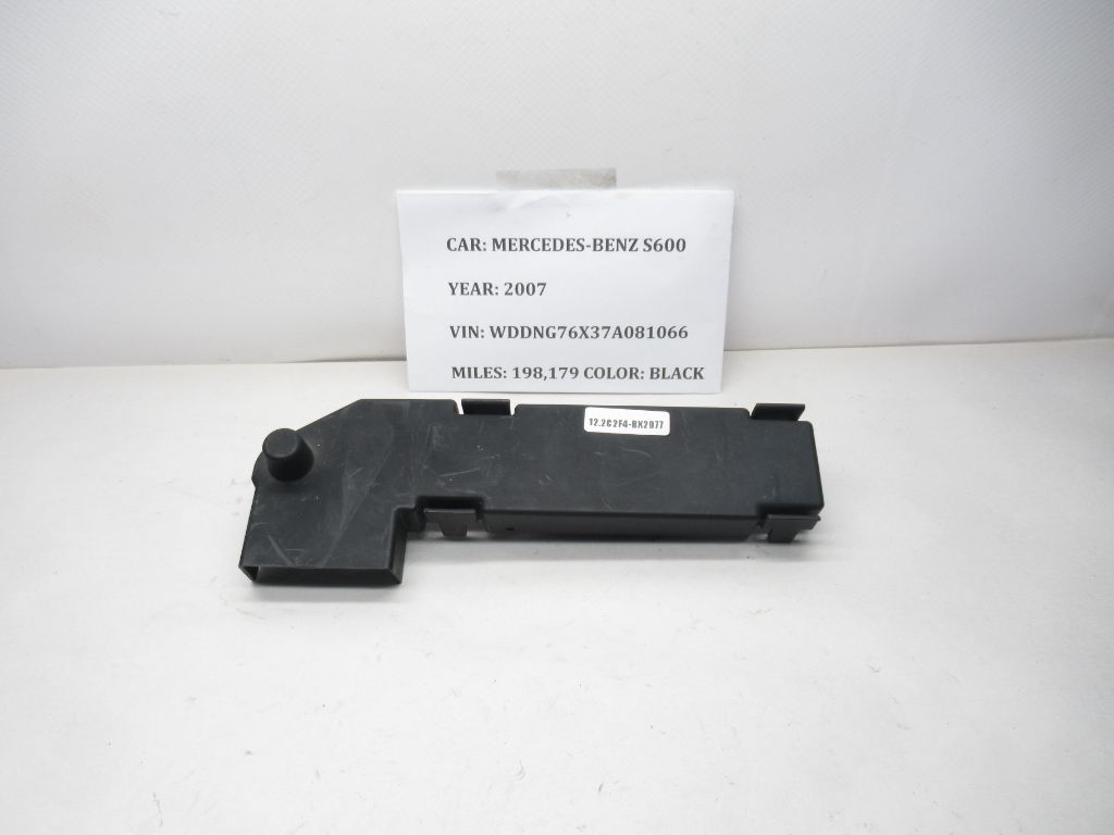 2007-2009 Mercedes-Benz S600 Fuse Box Cover A2215460335 OEM