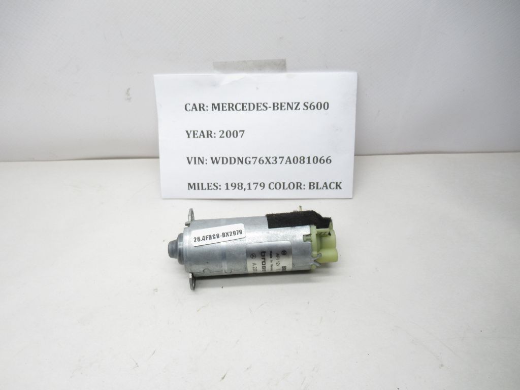 2007-2009 Mercedes S600 Seat Adjustment Motor A2208205042 OEM