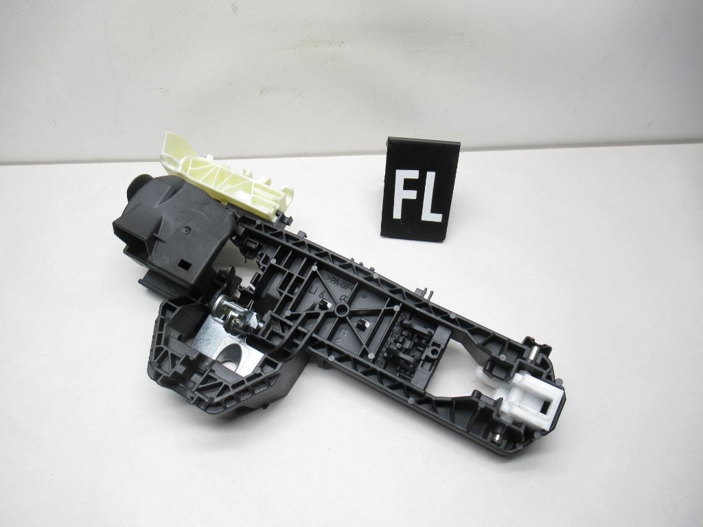 12-18 Mercedes CLS550 Driver Door Handle Mount Bracket A2047602334 (damaged) OEM