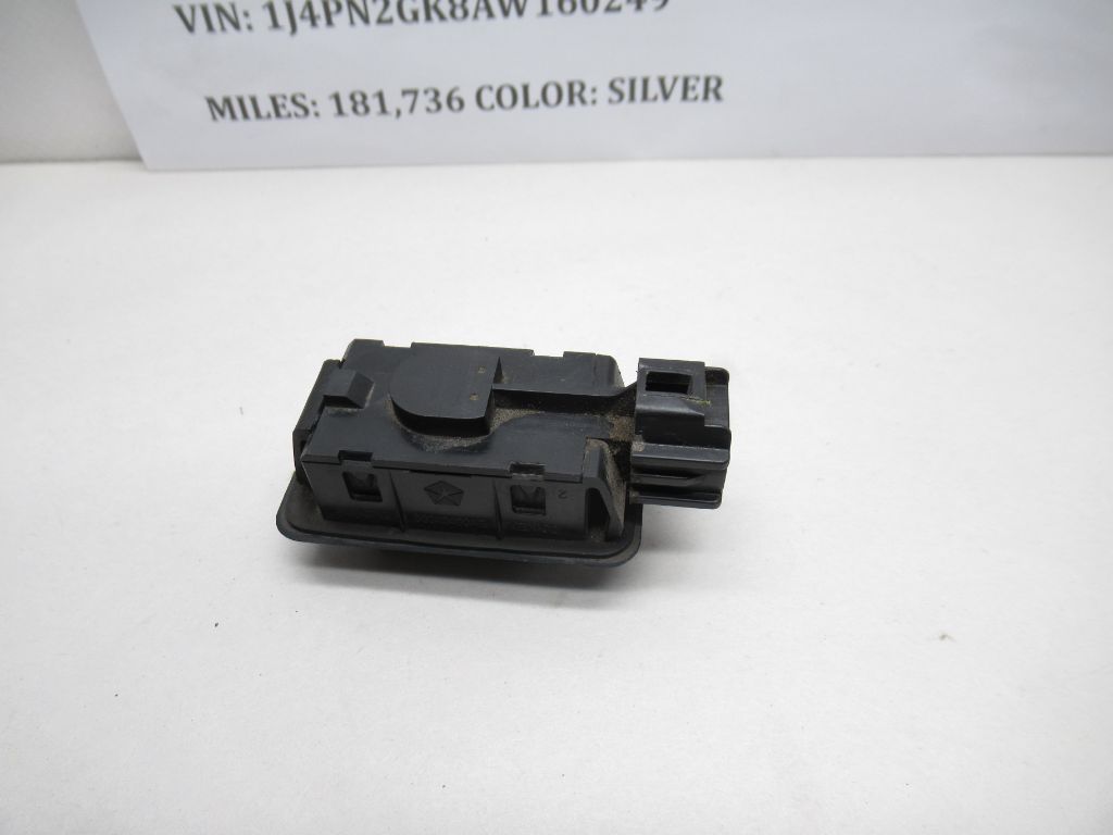 2006-2010 Jeep Commander Rear Hatch Window Switch 56042450AB OEM