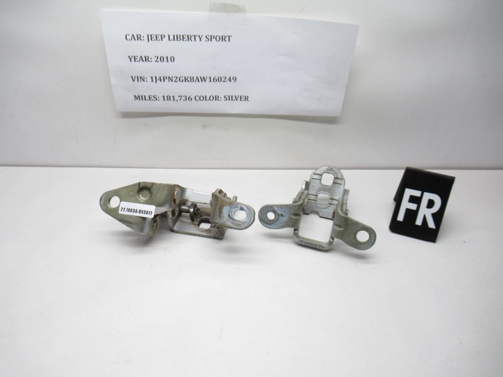 2008-2012 Jeep Liberty Front Right Door Hinges Upper & Lower 85574F/ 256ABR OEM