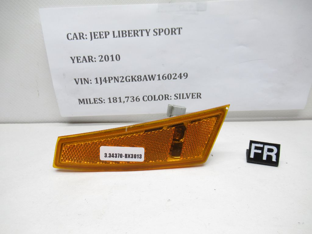 2008-2012 Jeep Liberty Front Right Side Marker Light 57010214 OEM