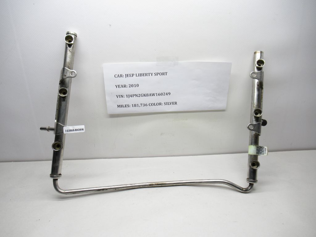 2005-2010 Jeep Liberty  V6 Fuel Rail 53032699AB OEM