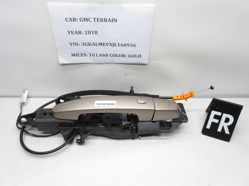 2018-2019 GMC Terrain Front Right Exterior Door Handle w/ Bracket 13521820 OEM