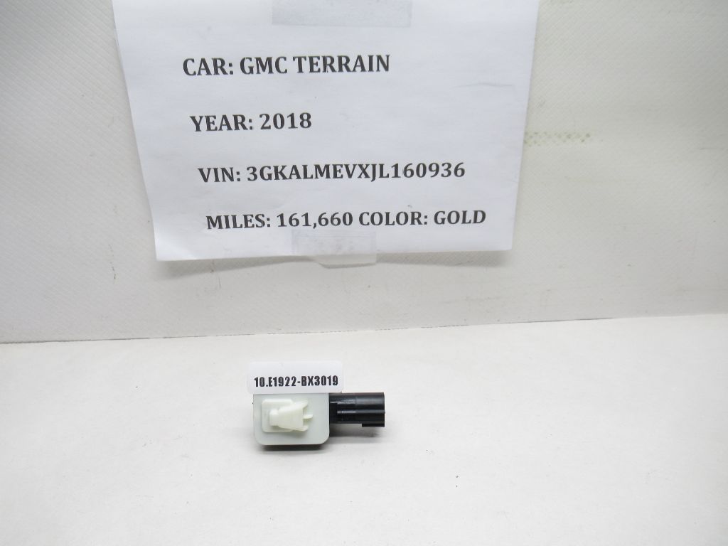 2018-2022 GMC Terrain Impact Sensor 13576422 OEM