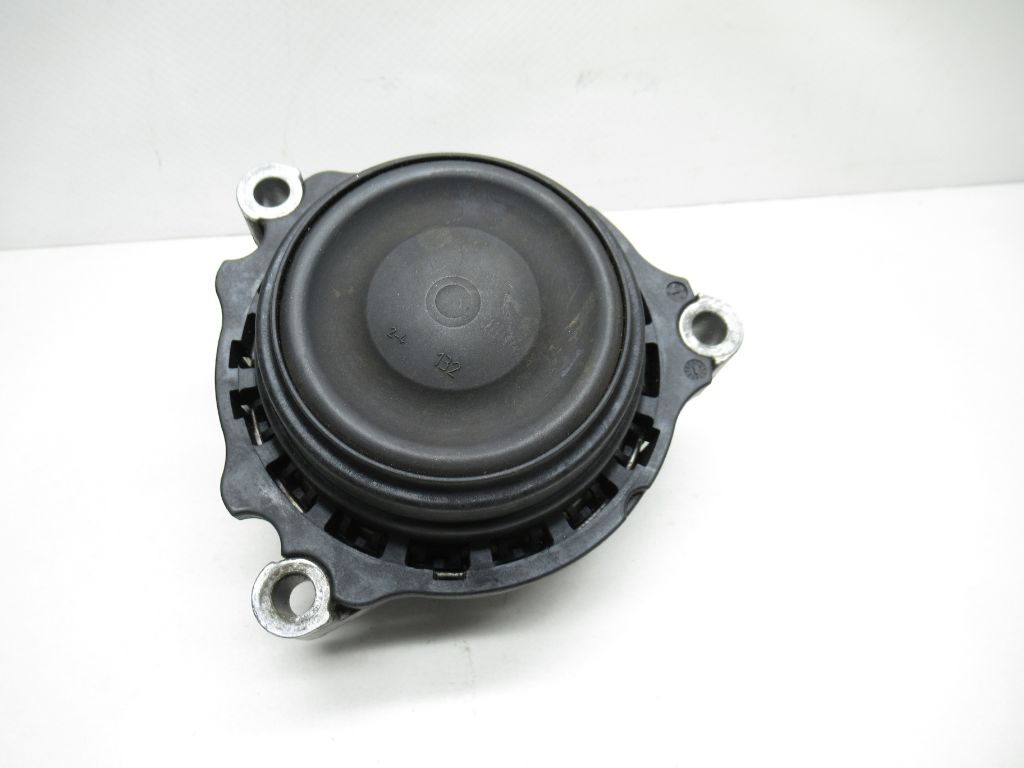 14-16 BMW 428i XDrive Right Automatic Transmission Mount Bracket 6856184-02 OEM