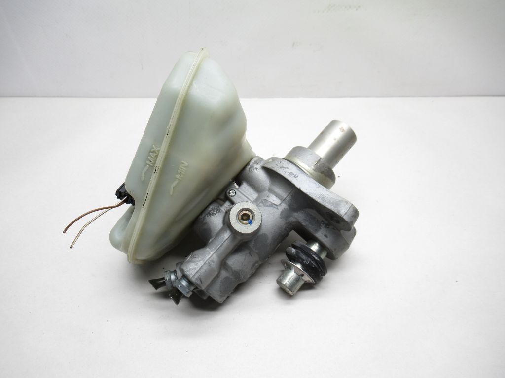 07-09 Mercedes W221 W216 CL Brake Master Cylinder Fluid Reservoir 2214300002 OEM