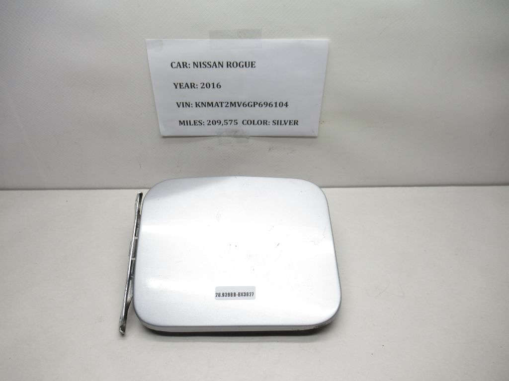 16-17 Nissan Rogue Fuel Lid Gas Door w/ Cap 17251-1VZ0D / G8830-3TAMA OEM