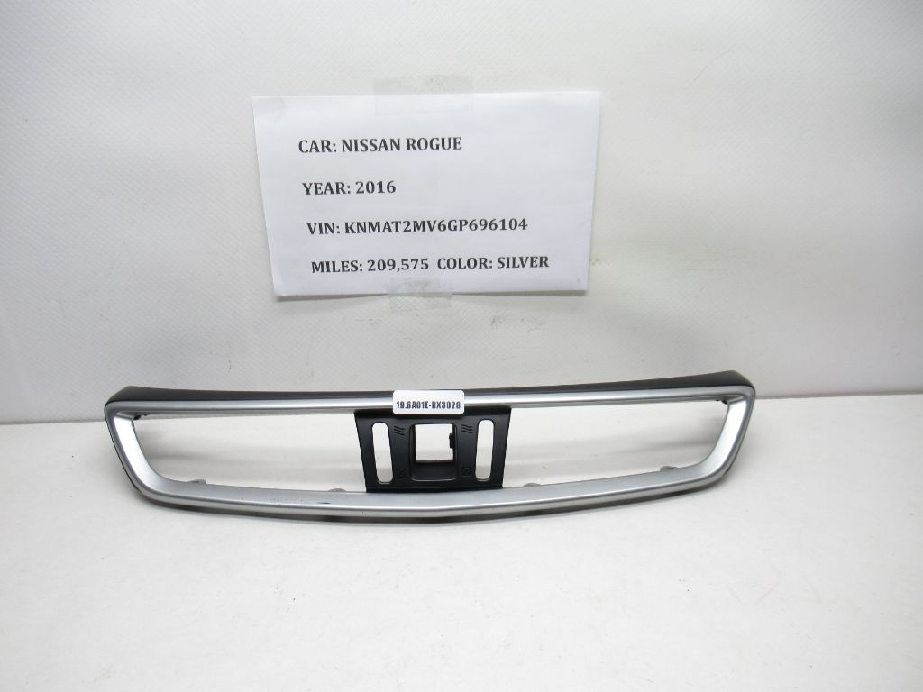 2014-2017 Nissan Rogue Center Dashboard Vent Trim 68750-4BA0A OEM