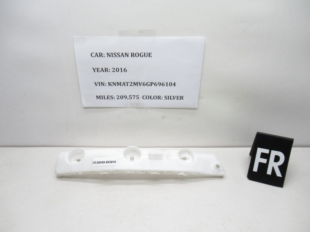 2014-2020 Nissan Rogue Front Right Bumper Fender Bracket 62222-4BA1A OEM