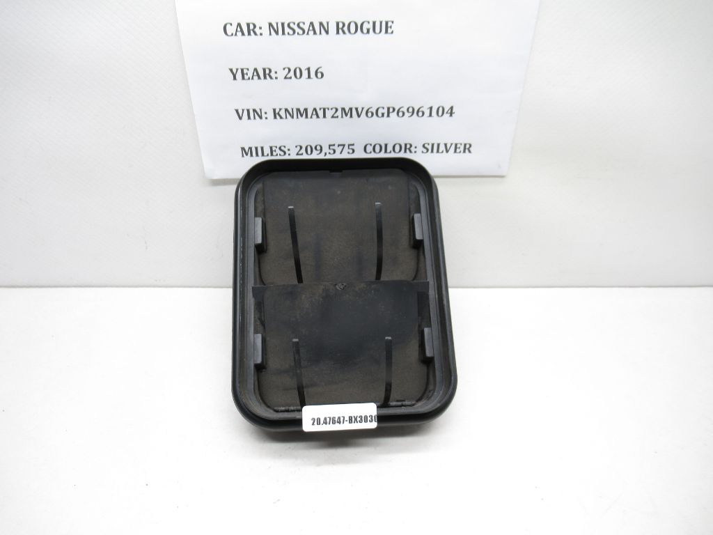 2016-2017 Nissan Rogue Quarter Pressure Air Vent Grille OEM