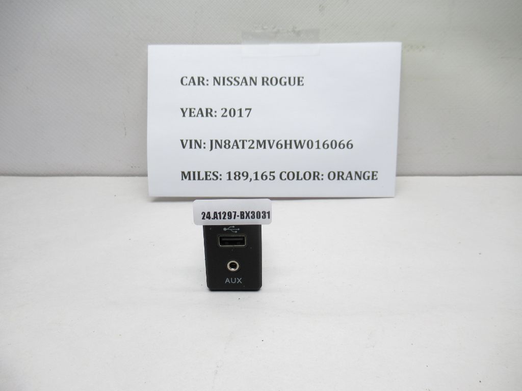 2016-2019 Nissan Rogue Audio Auxiliary Jack USB Port 795405025 OEM