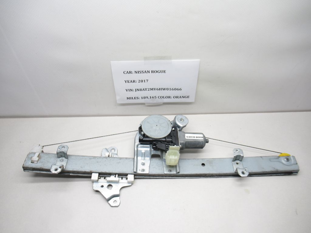 2017-2019 Nissan Rogue Right Power Window Motor & Regulator 807314CA0A OEM